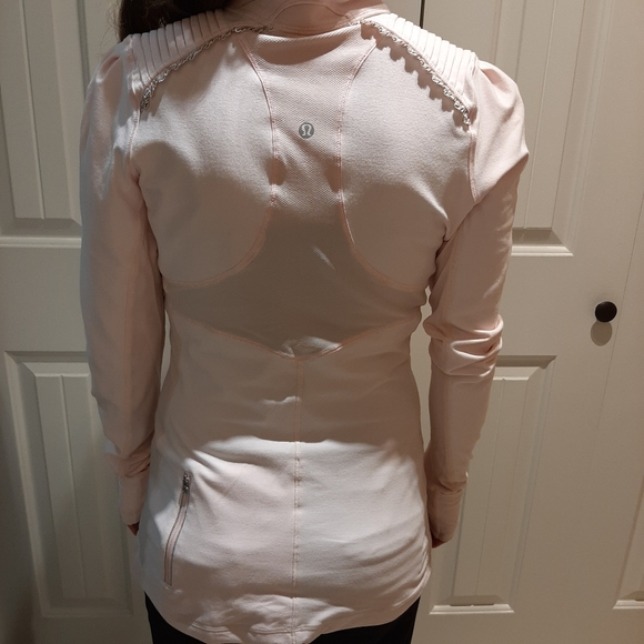 Lululemon Top - Picture 4 of 8